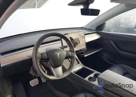 2022 Tesla Model Y Performance Dual Motor All-Wheel Drive z USA, uszkodzony, nr VIN 7SAYGDEF0NF448219